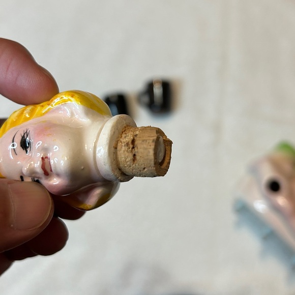 Vintage Nude Decanter Lady on Sofa - Risqué Japan with 4-cups - Picture 5 of 10